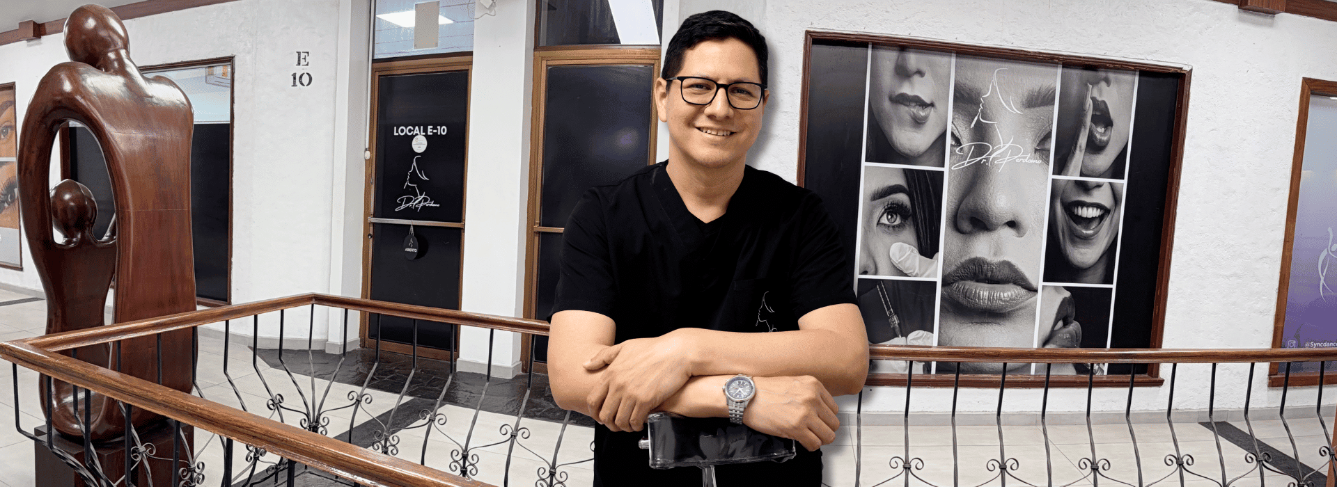 Dr. Perdomo dermatólogo y especialista en estética facial en su clínica