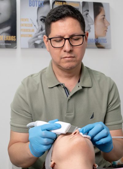 Limpieza facial en El Salvador | Clínica Dr. Perdomo